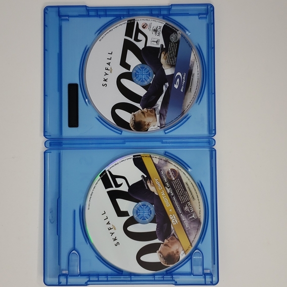 Skyfall 007 Blu-ray DVD - Picture 4 of 5